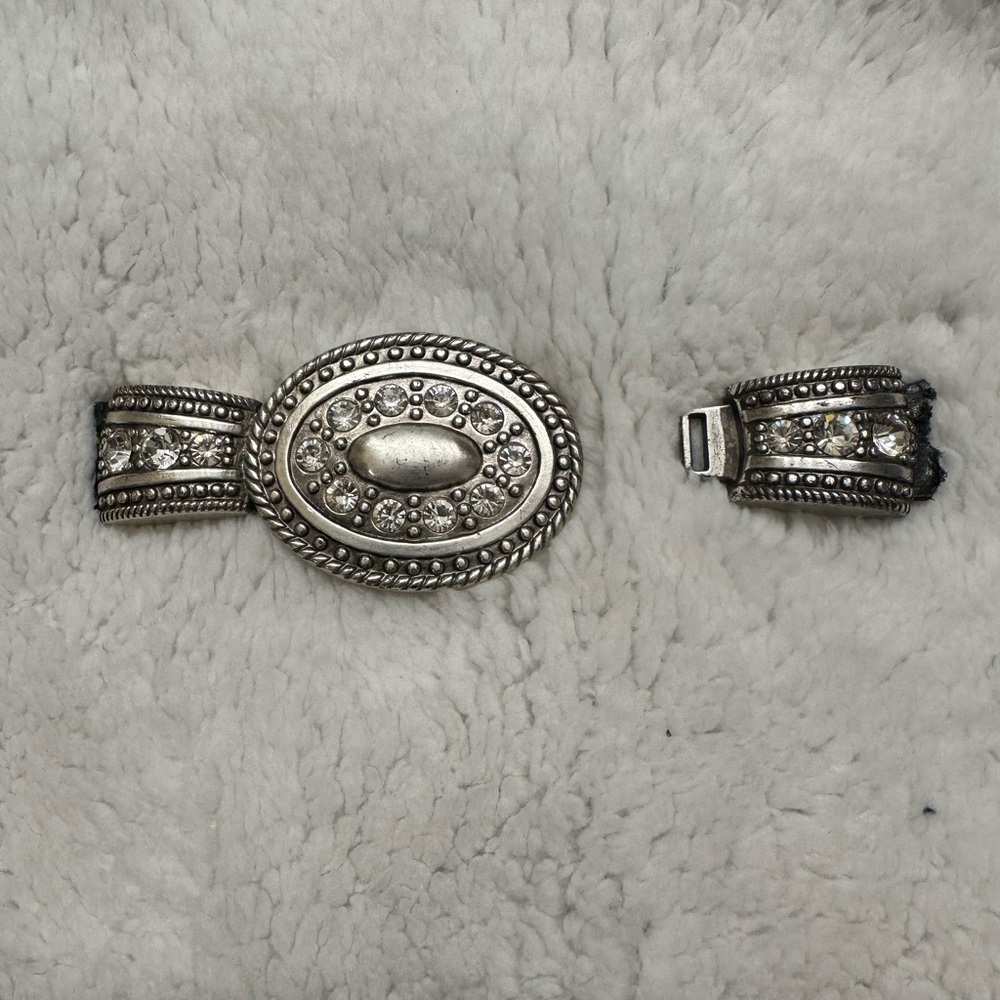 Belt clasp - this was the clasp to a belt. Belt broke. Price is clasp only. - Picture 2 of 7